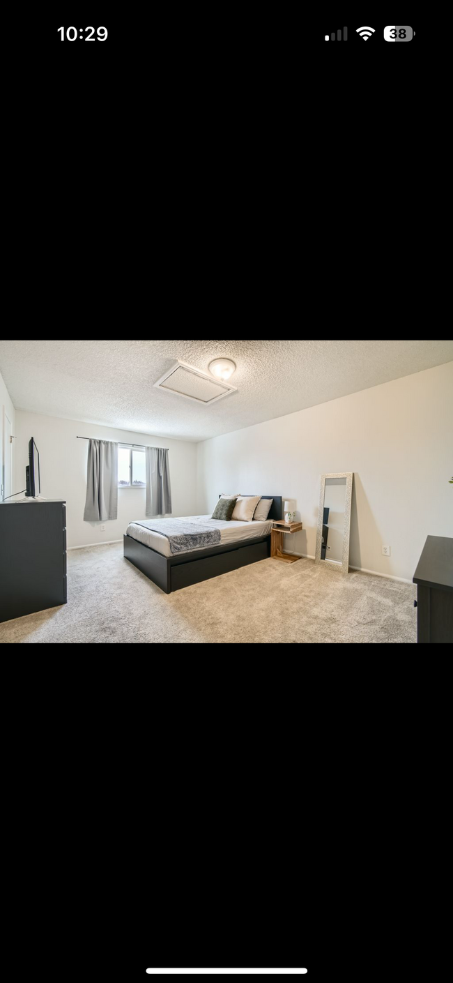 Foto del edificio - 2723 E 96th Way