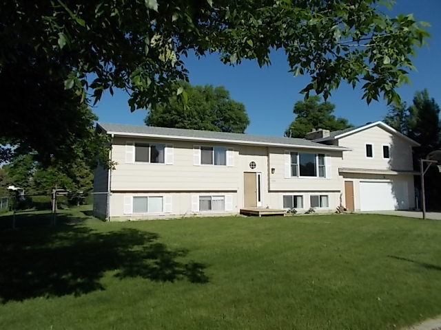 Primary Photo - Large 6+ Bedroom House on the West End