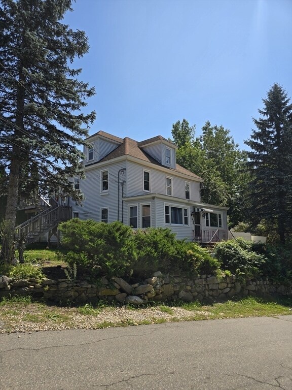 Primary Photo - 16 Davis St