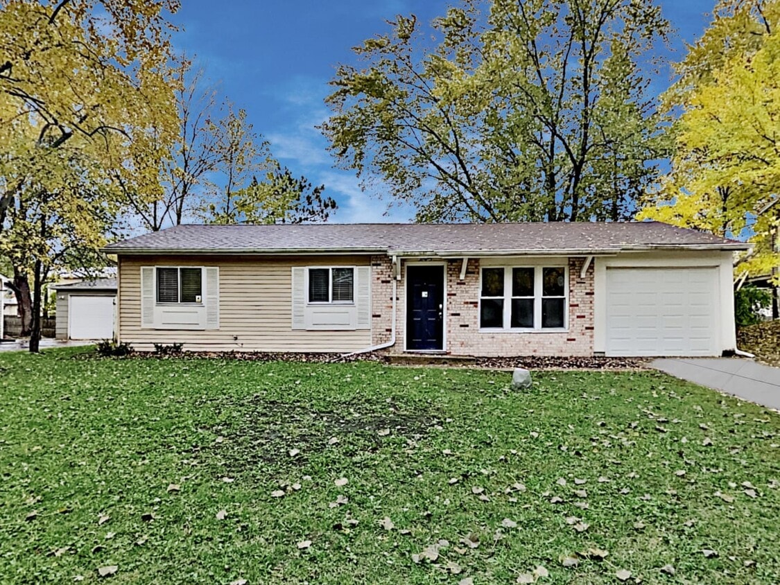 Primary Photo - 205 Hadleigh Rd