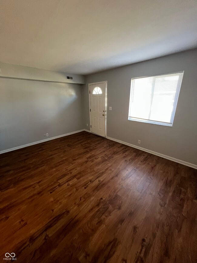 Foto del edificio - 318 N Clark St