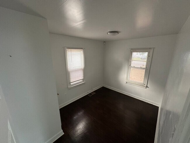 Foto del edificio - 3 Bed/ 1.5 Bath