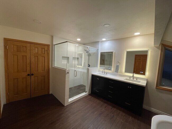 Building Photo - 2530 Maylen Cir
