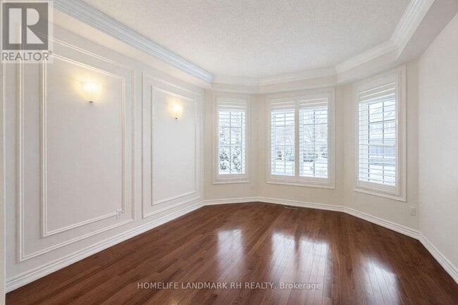 Building Photo - 5 Victoria Wood Ave