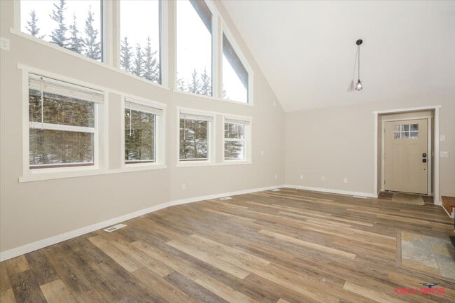 Foto del edificio - Enchanting Chalet-Style 3-bedroom, 2-bathroom Home!