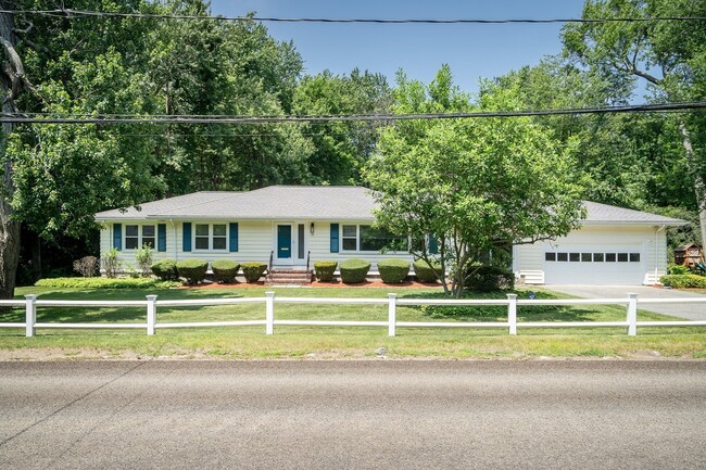 Building Photo - 39 Winthrop Rd