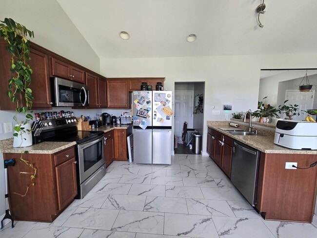 Building Photo - 163 Sandstone Dr