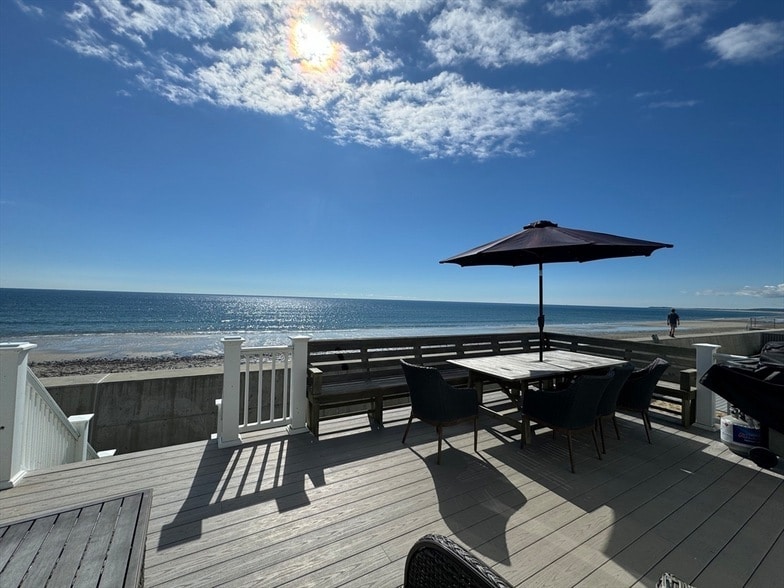 Primary Photo - 49 Ocean Rd N