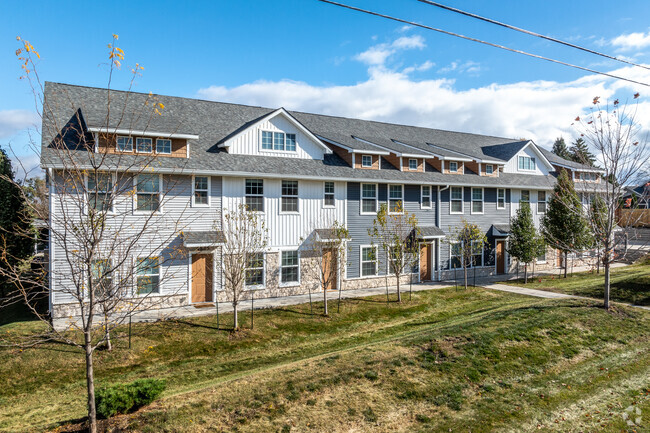 Building Photo - Orchard View Townhomes