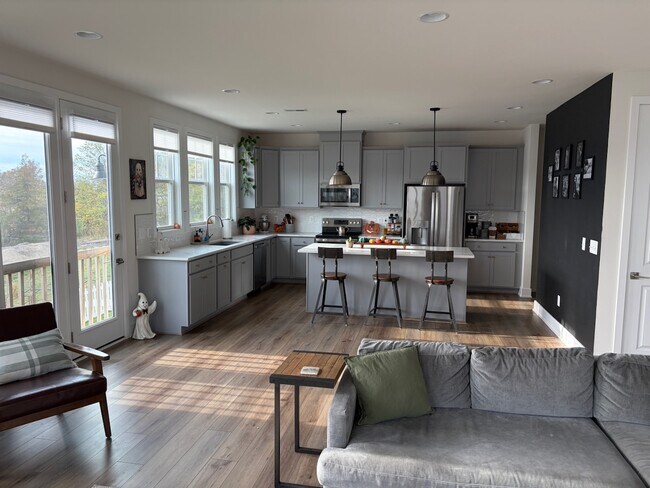 Foto del edificio - 5105 Carters Xing Ave