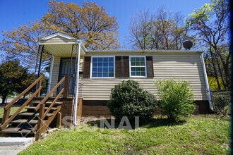 Building Photo - 581 Seminole Cir