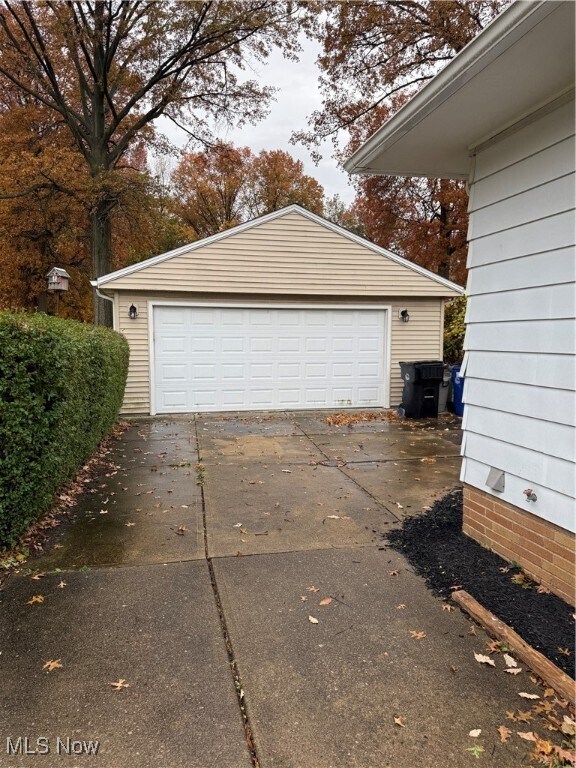 Foto del edificio - 15809 Montrose Ave