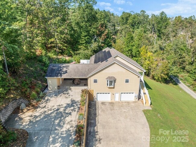 Building Photo - 24 Lamplighter Ln