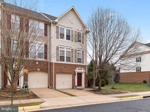 Building Photo - 2940 Huntington Grove Square