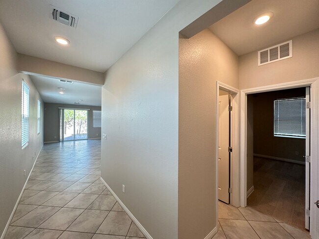 Building Photo - 4283 Tarim St