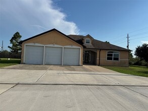 Building Photo - 4123 Old Chocolate Bayou Rd