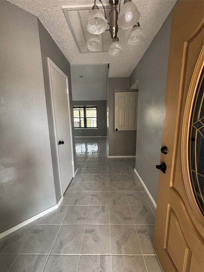 Building Photo - 2908 Sandpiper Dr