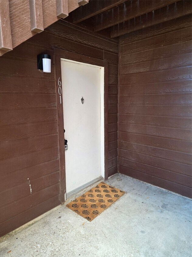 Foto principal - 12905 Woodforest Blvd