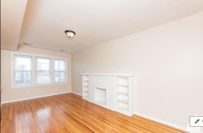 Building Photo - 2 bedroom in Chicago IL 60625