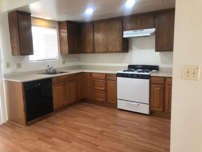 Foto del edificio - 421 E Park Ave