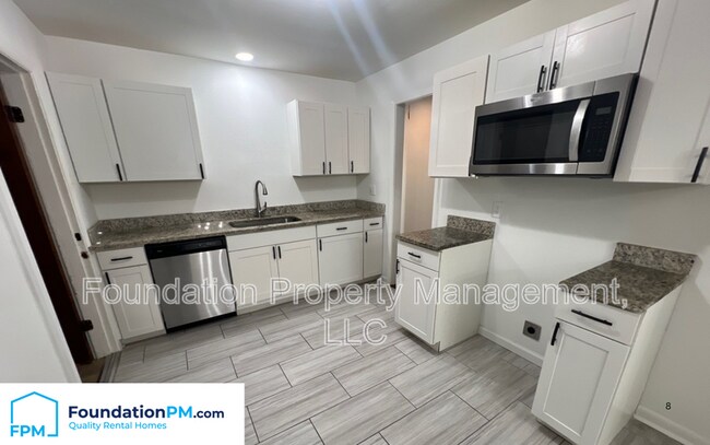 Foto del edificio - 1749 Cornelia Ln