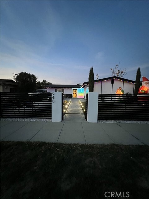 Building Photo - 940 Leslie Dr