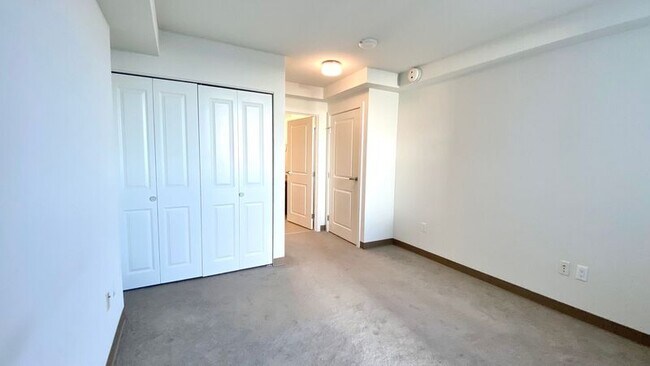 Building Photo - 988 Halekauwila St