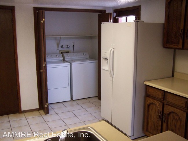 Building Photo - 3 br, 1.5 bath House - 10009 Cardinal