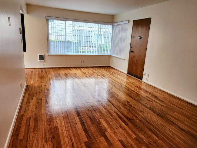 Fotografía del edificio - 5301 Ravenna Ave NE