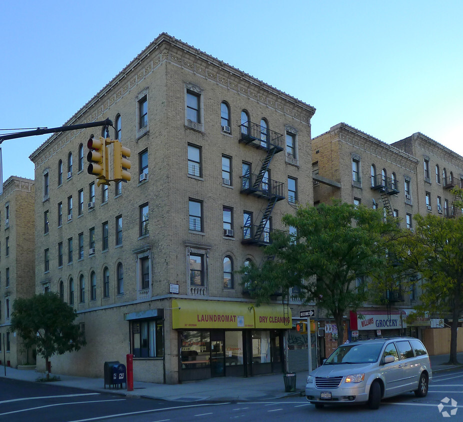 Primary Photo - 261-267 Dyckman St