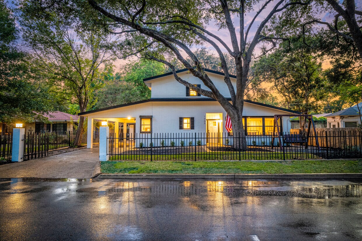 1065 Booneville Ave, New Braunfels, TX 78130 House Rental in New