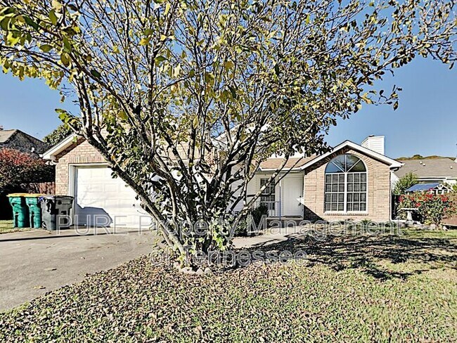 Building Photo - 2114 Spring Hill Cir