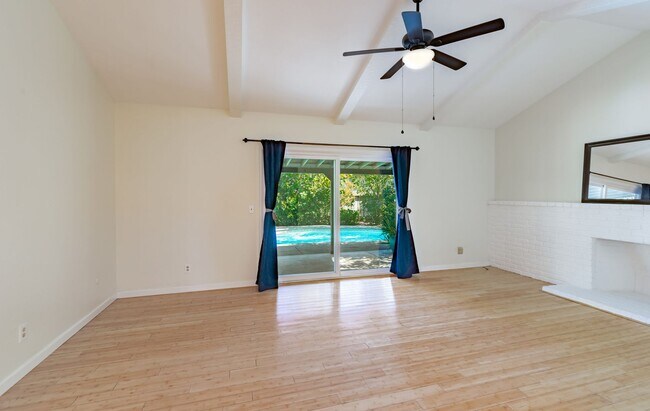 Building Photo - Charming 3-Bed, 2-Bath Single-Story Home w...