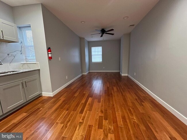 Foto del edificio - 4949 Olive St