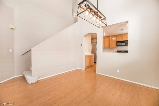 Building Photo - 9360 Canalino Dr