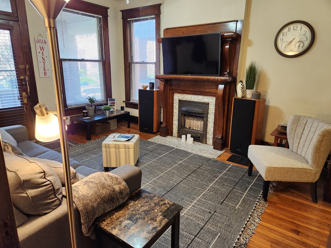 living room - 97 W 1st Ave