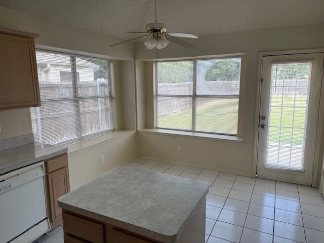 Foto del edificio - 2110 Bay View Dr