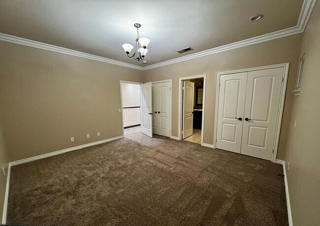 Building Photo - Stunning Home For Rent