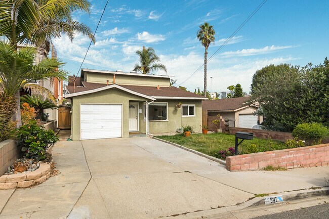 Building Photo - 1617 Armour Ln