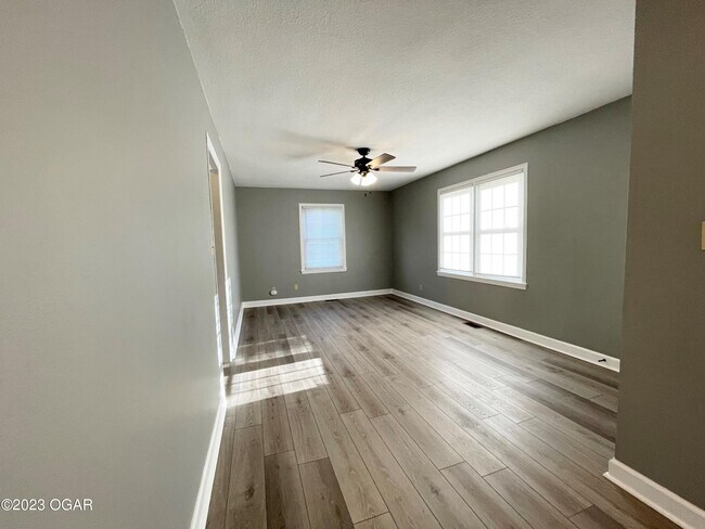 Foto del edificio - 3301 S Pearl Ave