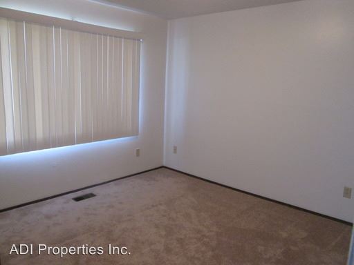 Building Photo - 2427 SE 53rd Ave