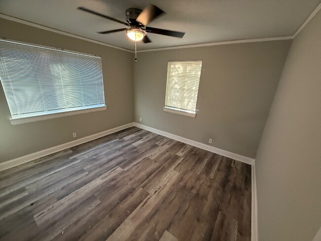 Foto del edificio - Charming 4 Bedroom Cottage - Recently Updated!