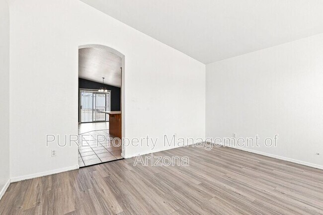 Foto del edificio - 8952 E Birchwood Cir