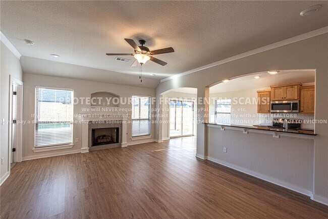 Foto del edificio - 4491 W Newton Ave
