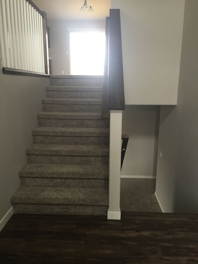 Foto del edificio - 4 Bed 3 Bath