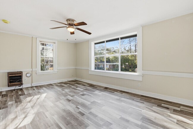 Foto del edificio - 1303 E 33rd St