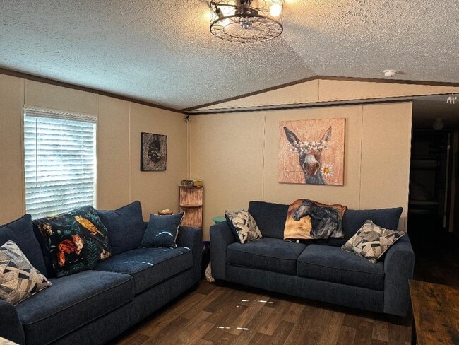 Building Photo - 9346 FL-20