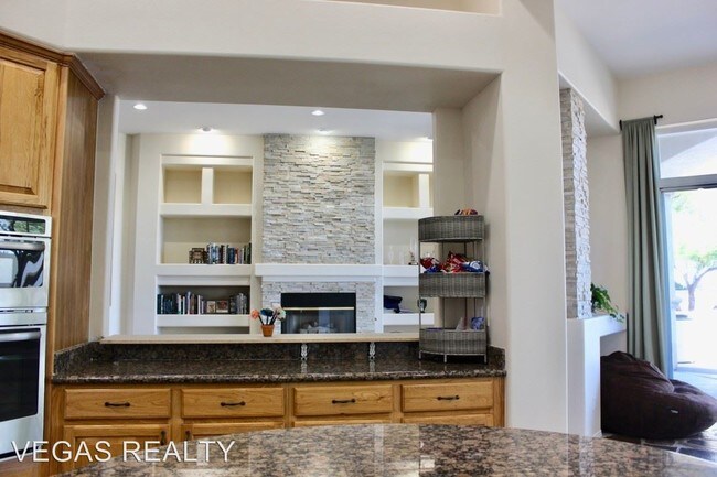 Building Photo - 3 br, 2.5 bath House - 9525 Canyon Mesa Drive