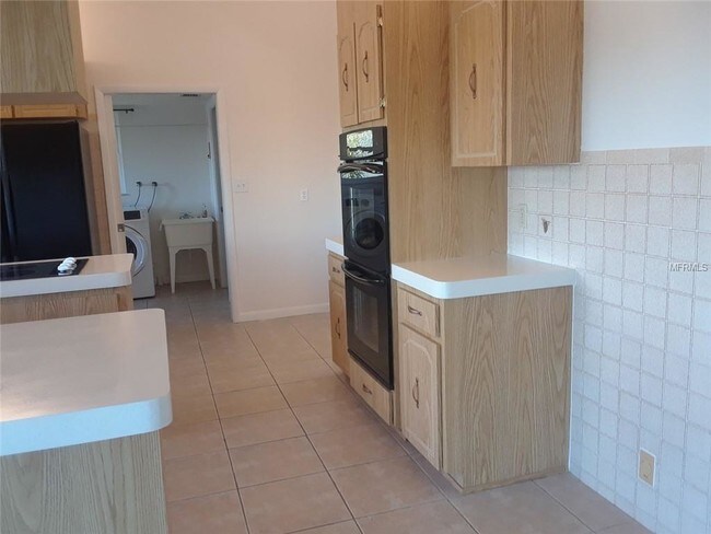 Foto del edificio - 5731 Seabreeze Dr