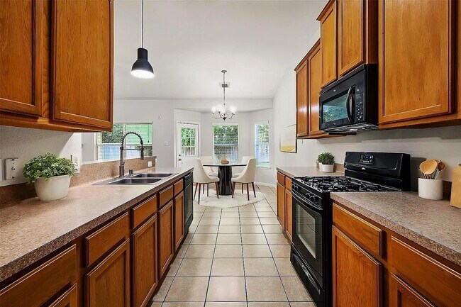 Foto del edificio - 2702 Orchard Creek Ln